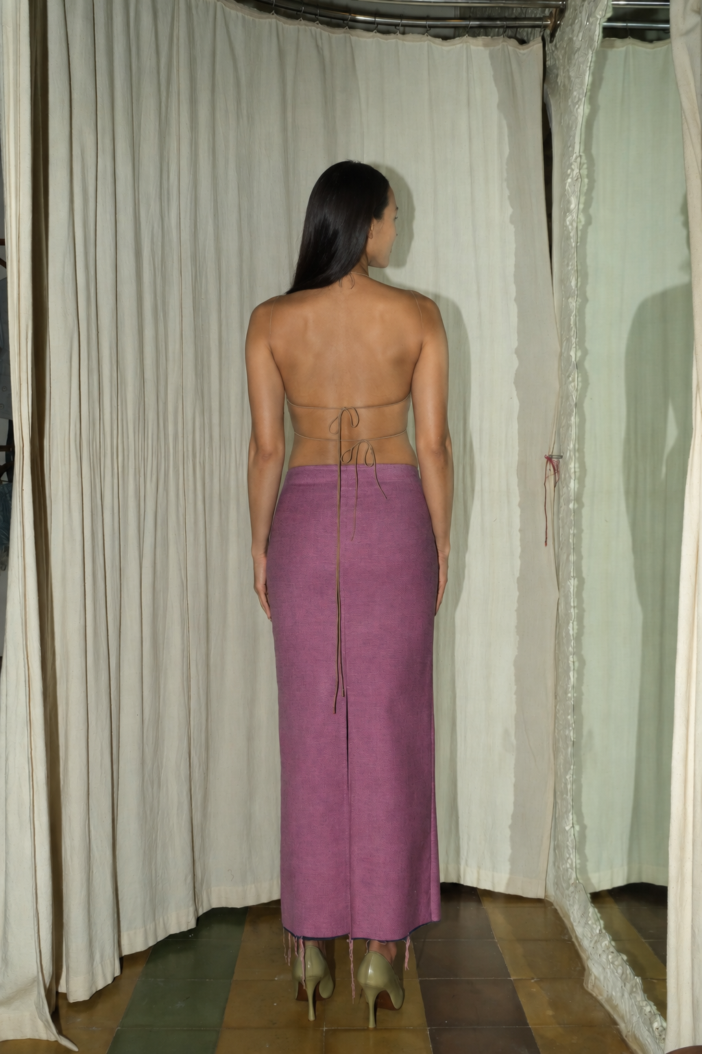 Twiggy Vintage - Triangular Backless Top