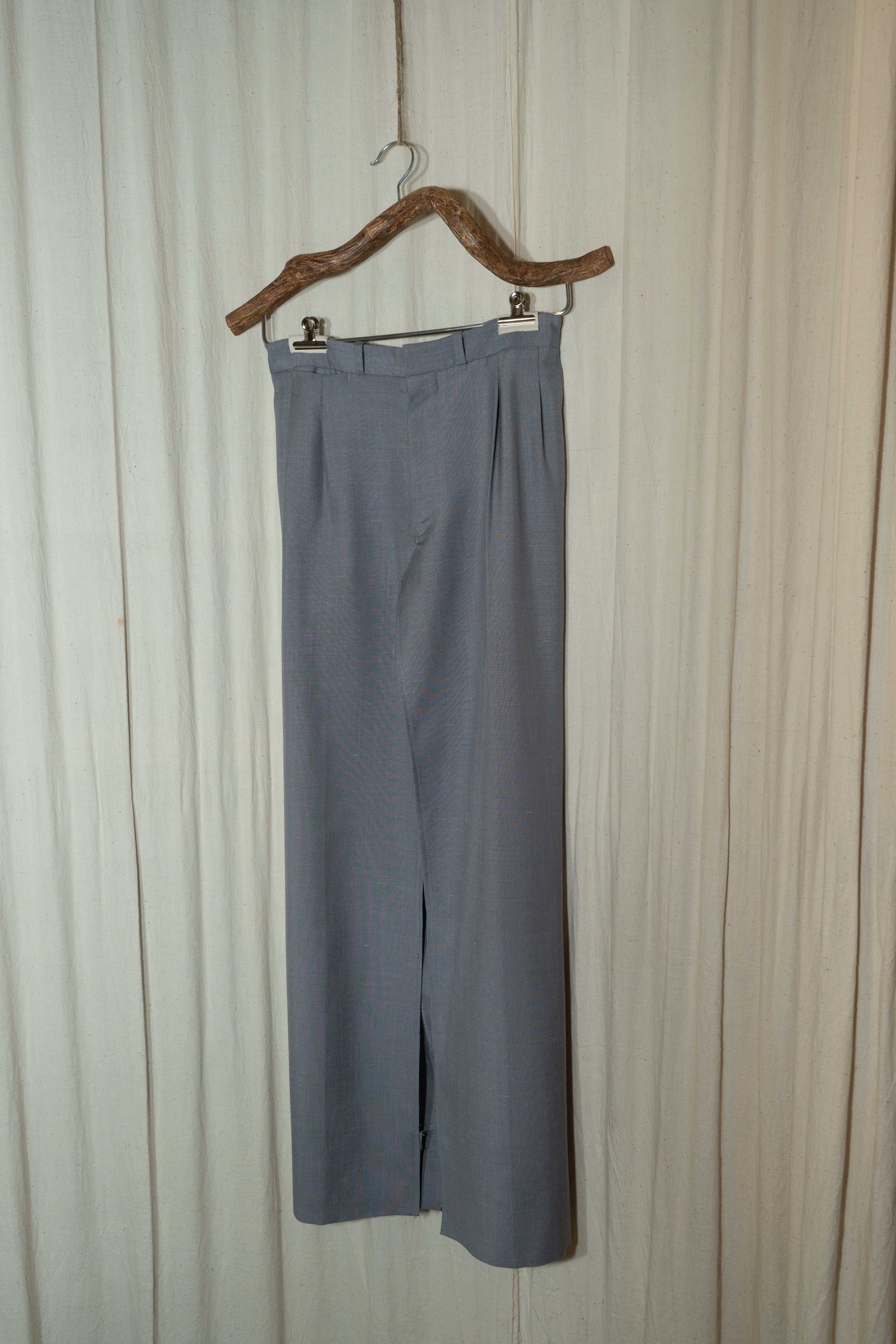 Twiggy Vintage - Grey Slit Skirt