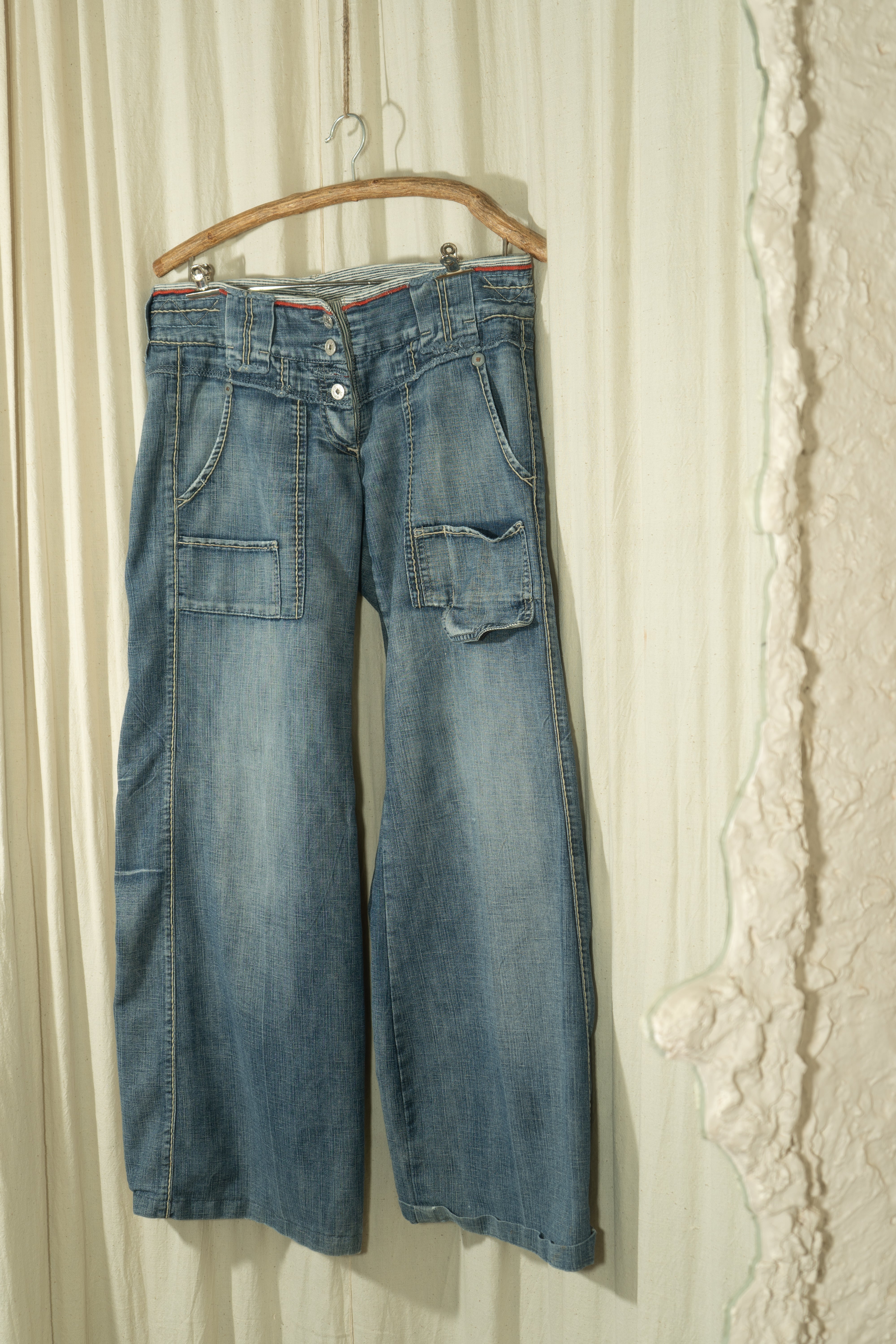 Jeansy z rozszerzoną ekscentrycznością