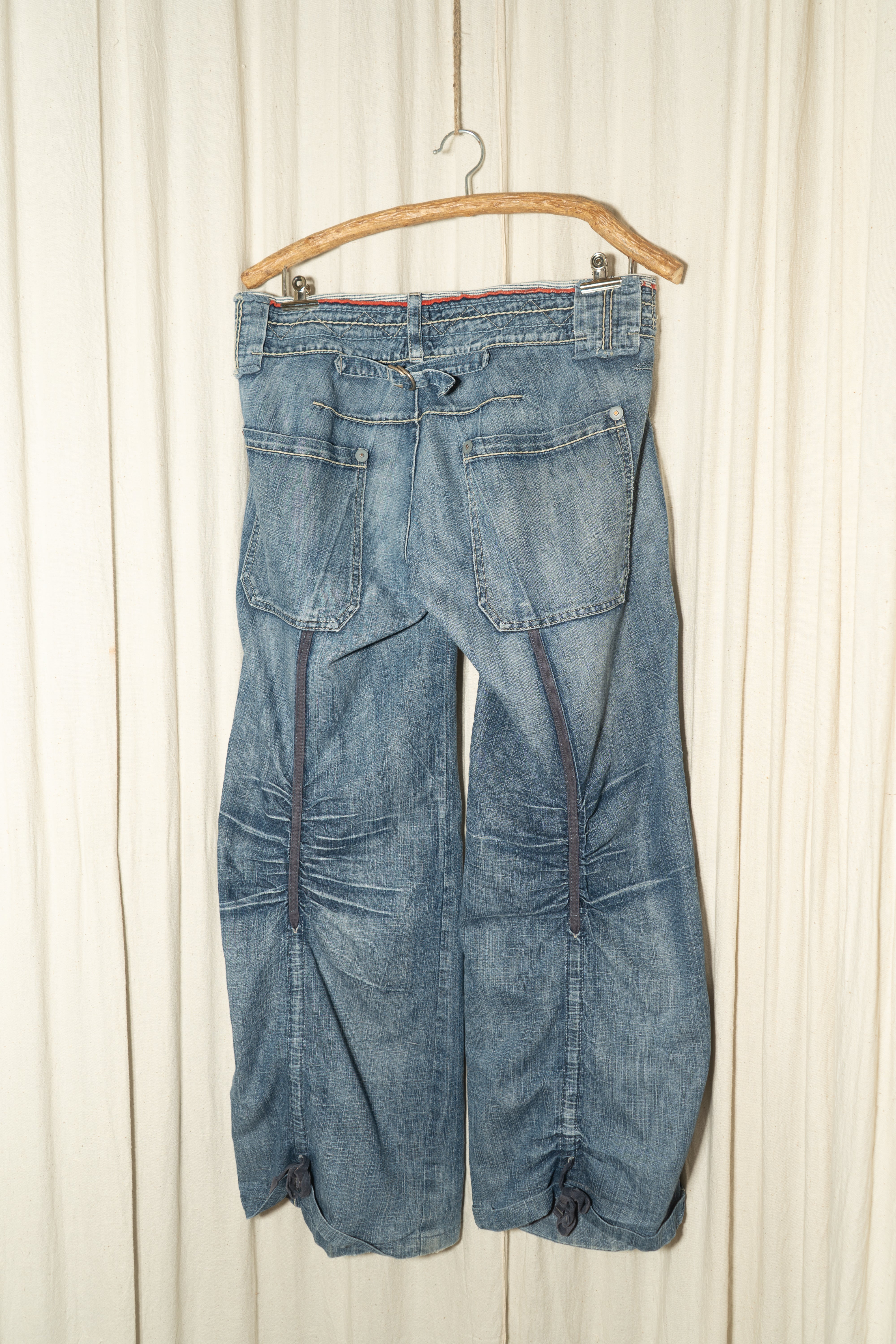 Jeansy z rozszerzoną ekscentrycznością