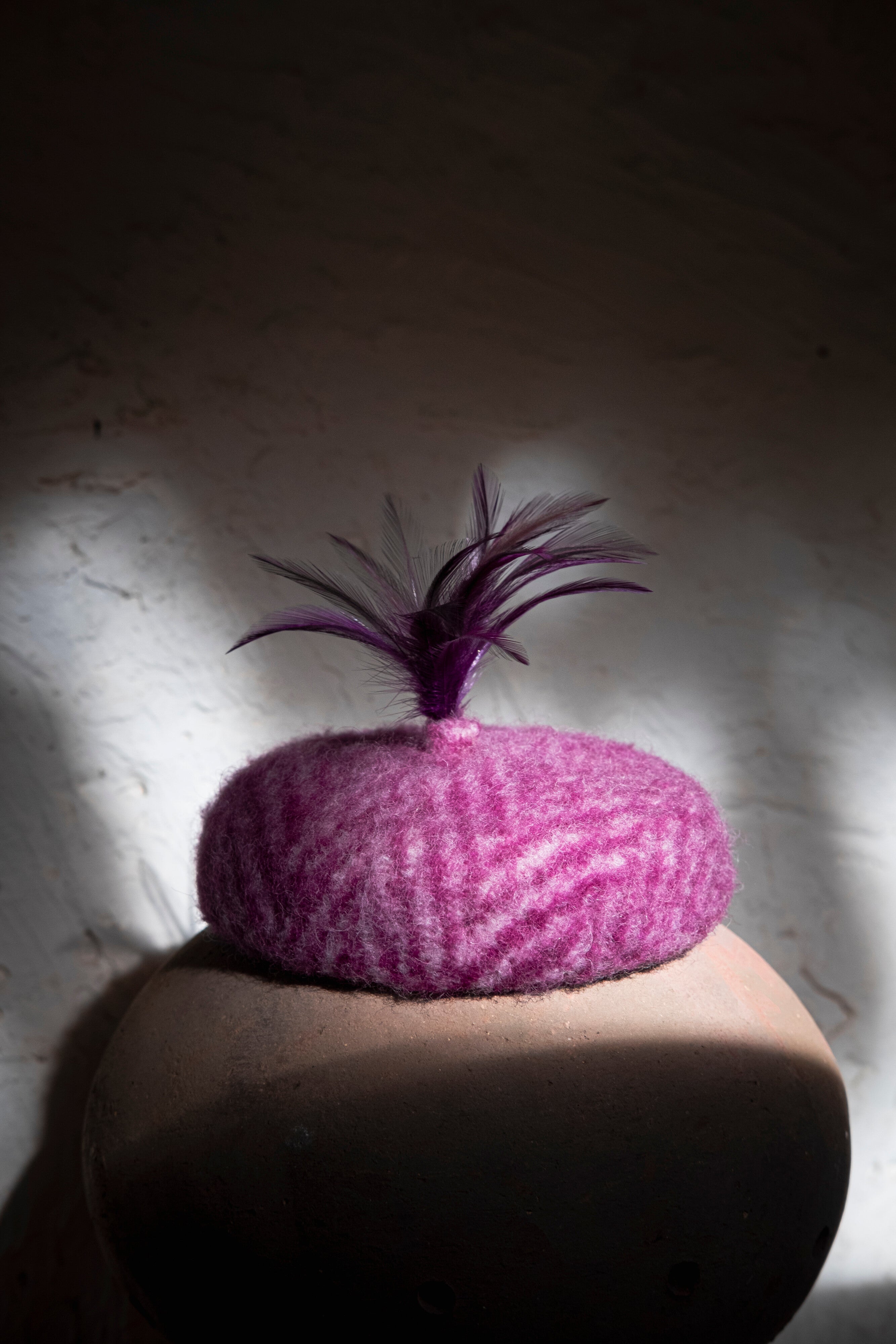 Kitty-Comet-Plume-Feathers-Beret-two-extra-lives 