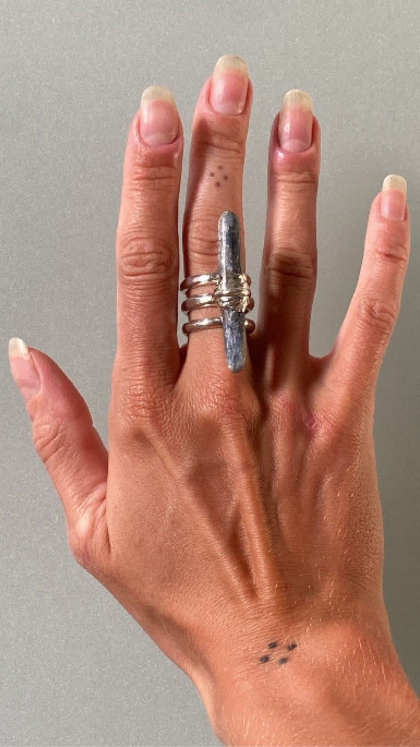 Silver 925 ring w KYANITE BY OJAS STUDIO SOLD BY TWO EXTRA LIVES