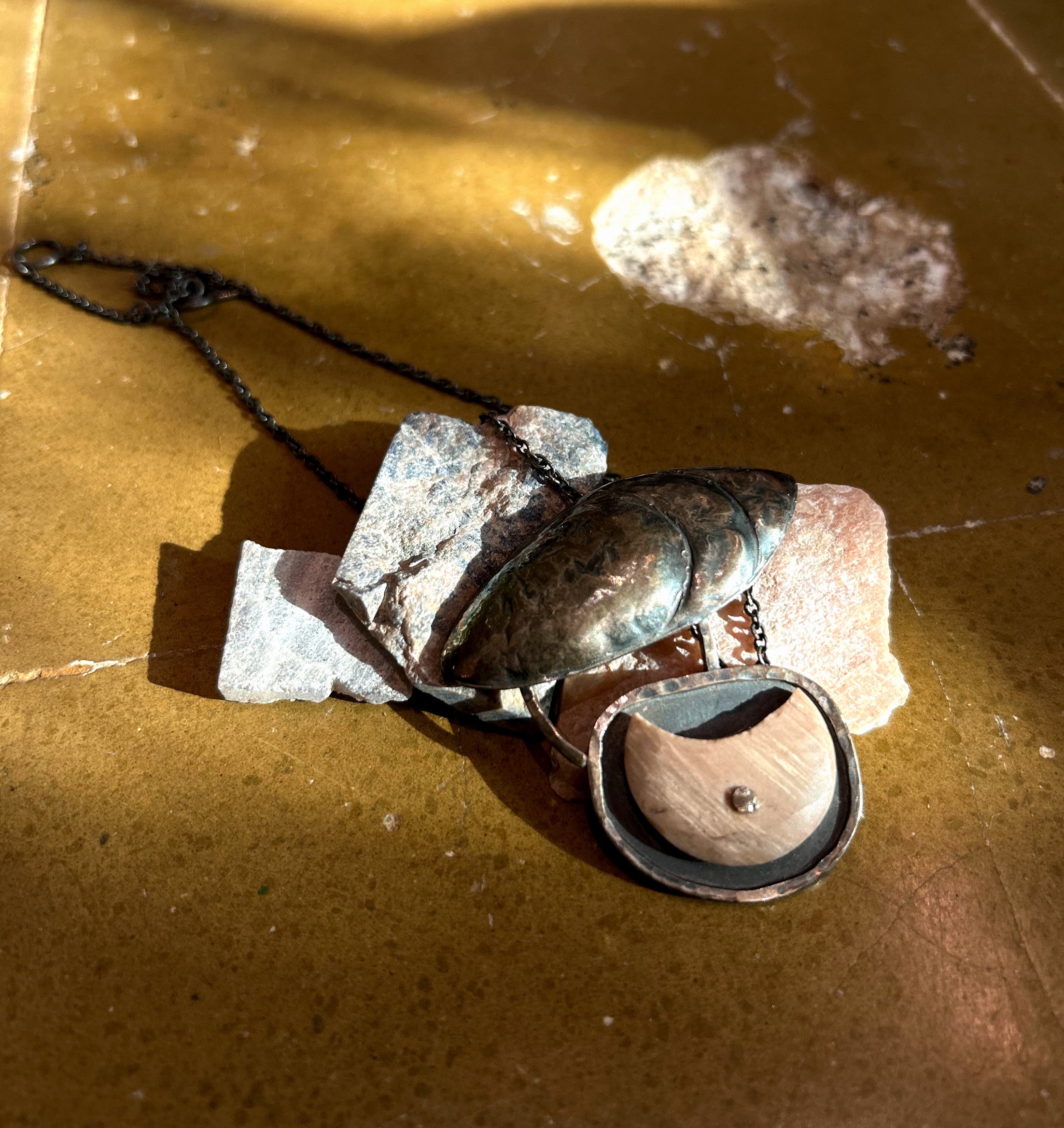 Peca-Joyería-Poetica-Tarnished-Two-Pendant-Necklace-two-extra-lives