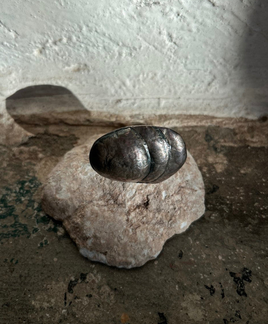 
Peca Joyería Poética - Tarnished Silver Ring sold by two extra lives