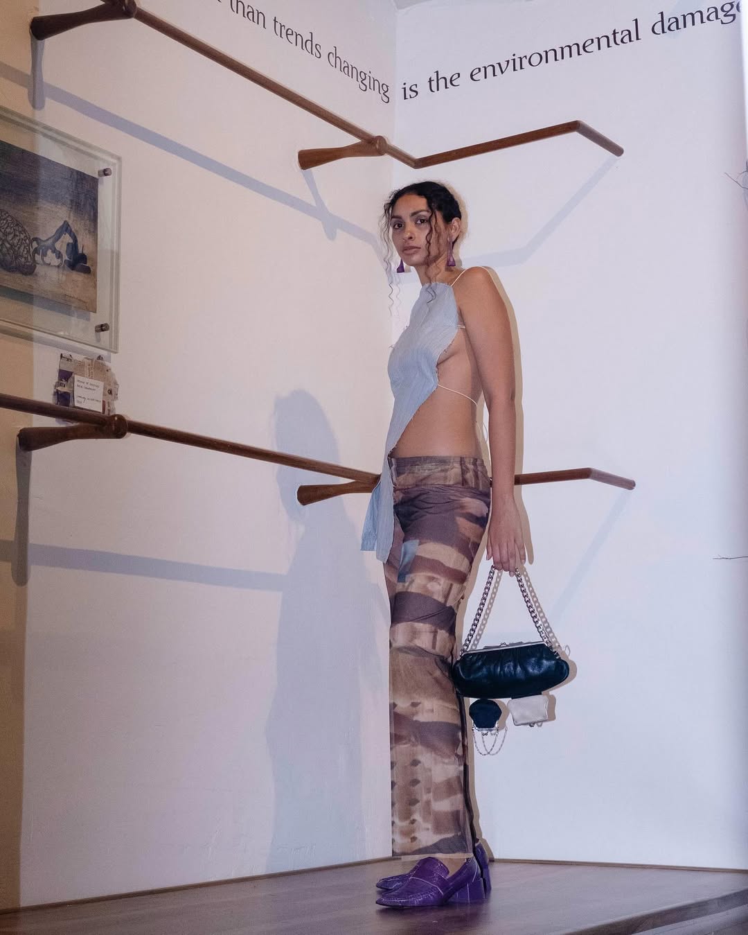 Twiggy Vintage - Asymetryczny Top Vintage Grey Line