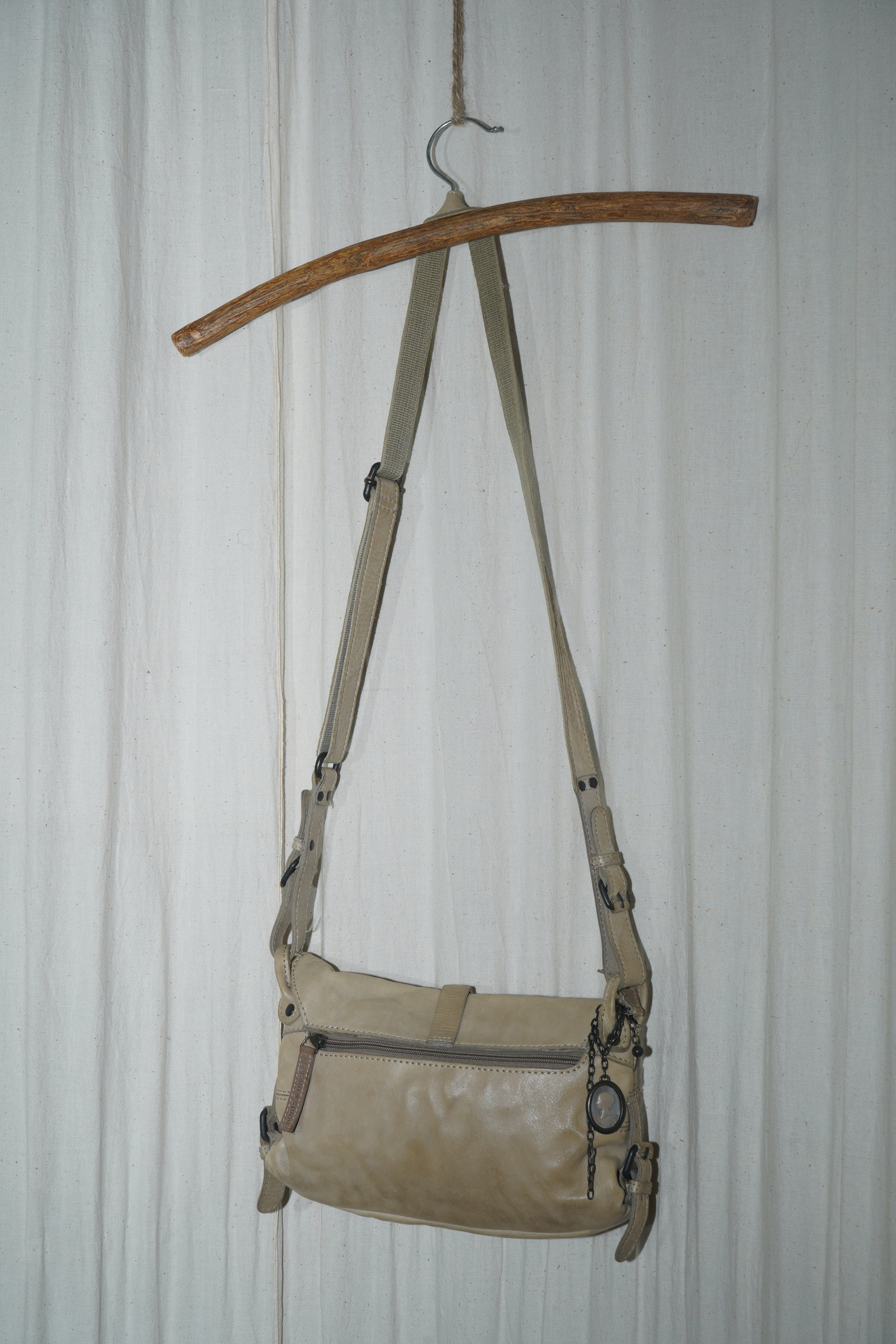 Aunts&Uncles - Beige Sling Bag